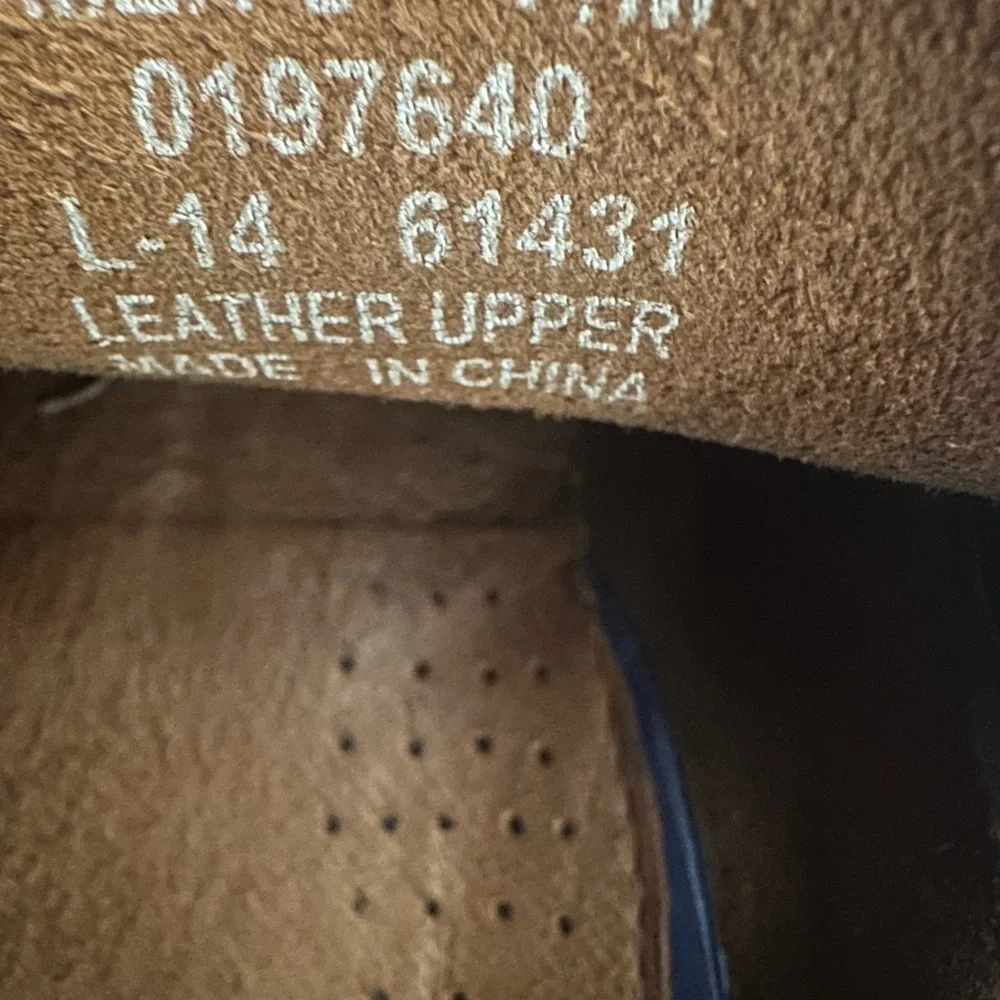 Sperry gently used